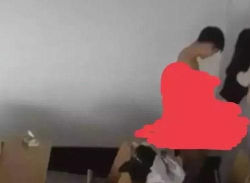 网曝吃瓜大学生情侣泄密,大学生情侣泄密事件引发热议